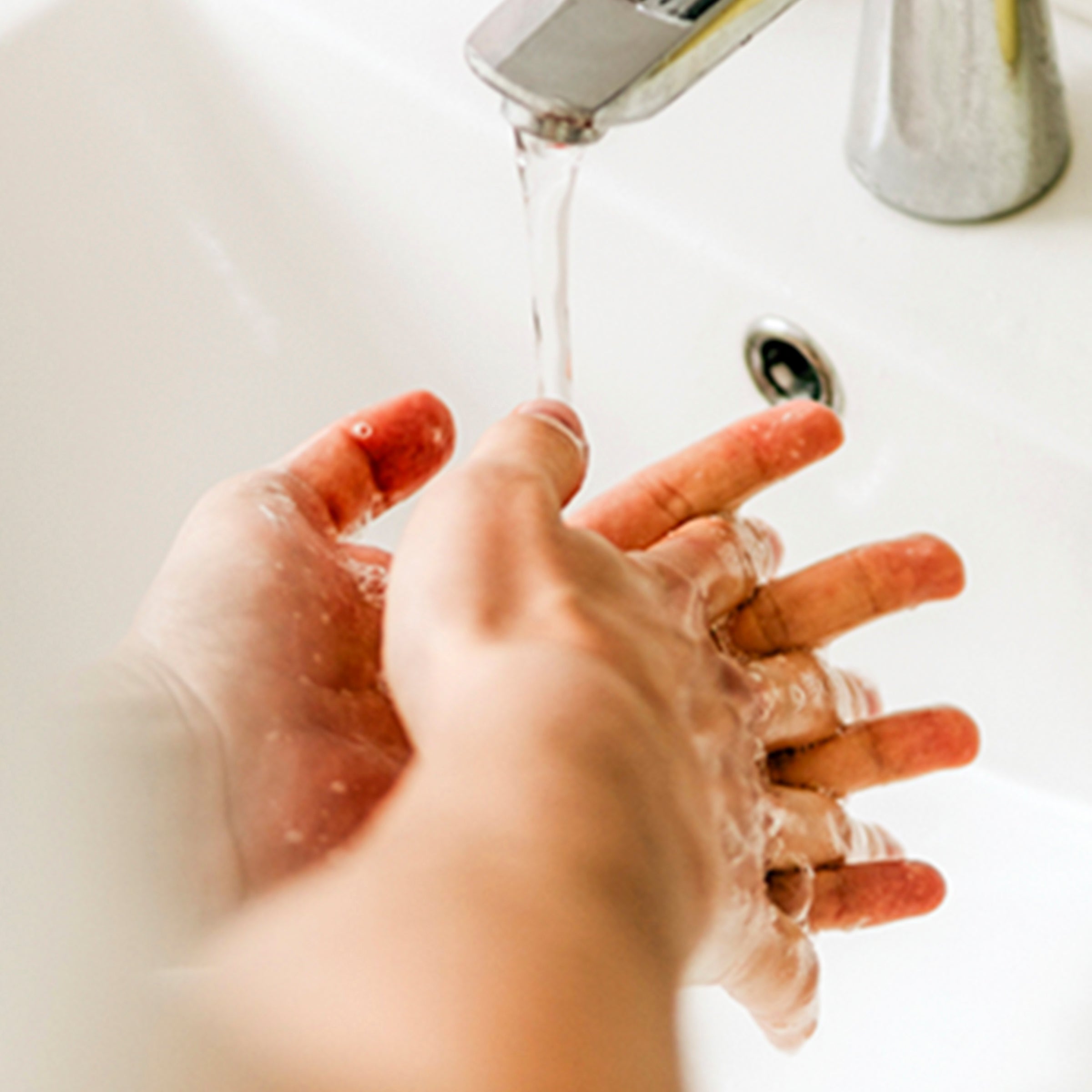 Six Ways To Make Your Skin and Beauty Routine Sanitary